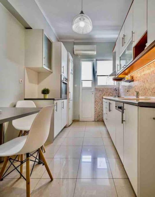 A Unique Apartment In The Historical Center-3Bds 雅典 外观 照片