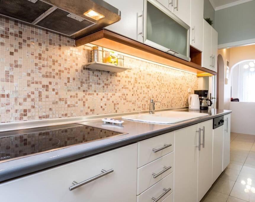 A Unique Apartment In The Historical Center-3Bds 雅典 外观 照片